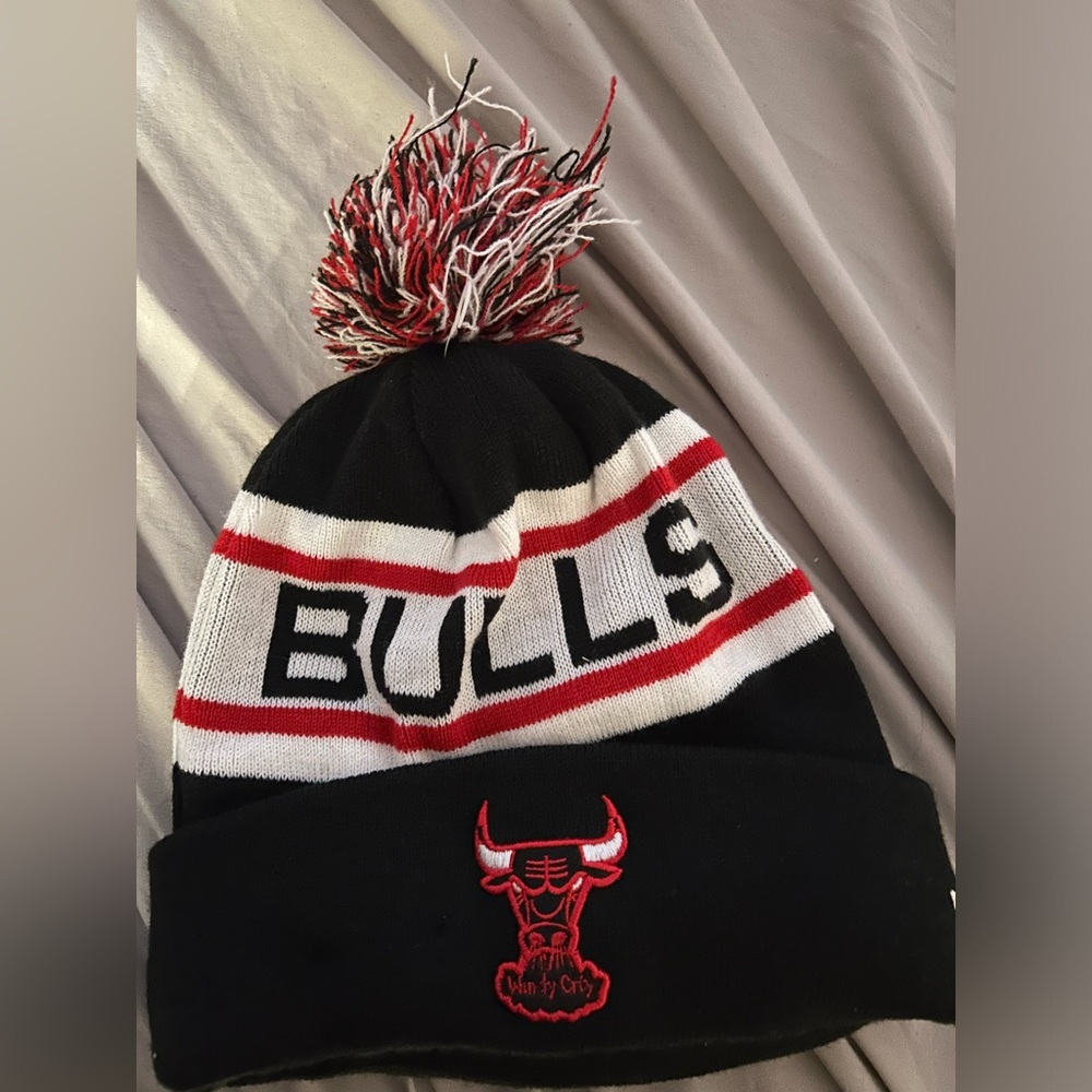 Chicago bulls Pom hat